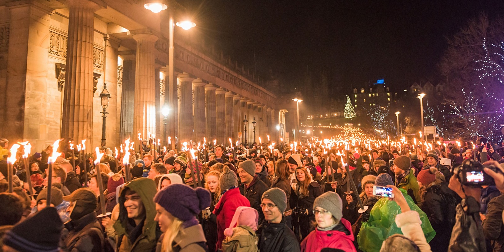 Edinburgh Christmas Market 2026 Dates Tips Hogmanay Landscape 1 35 1 